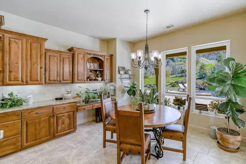 9805 Brickwood Dr, Redding, CA 96001 photo 9