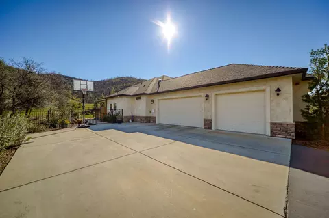9805 Brickwood Dr, Redding, CA 96001 photo 32