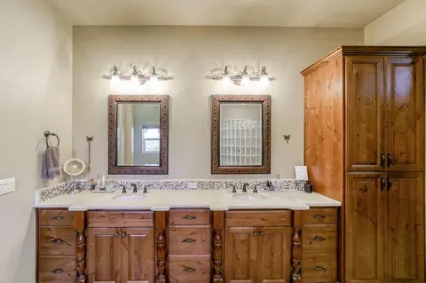 9805 Brickwood Dr, Redding, CA 96001 photo 16
