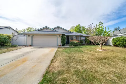 2795 Blue Bell Dr, Redding, CA 96001 photo 2
