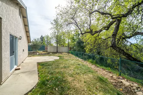 2795 Blue Bell Dr, Redding, CA 96001 photo 38