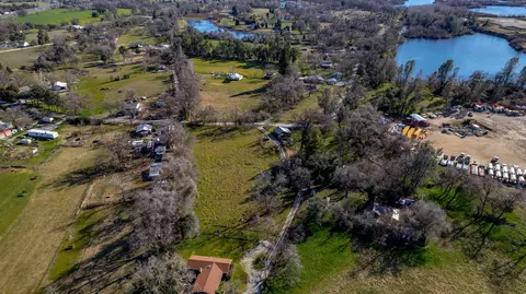 19018 W Niles Ln, Redding, CA 96002 photo 4