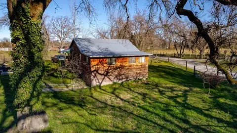 19018 W Niles Ln, Redding, CA 96002 photo 3