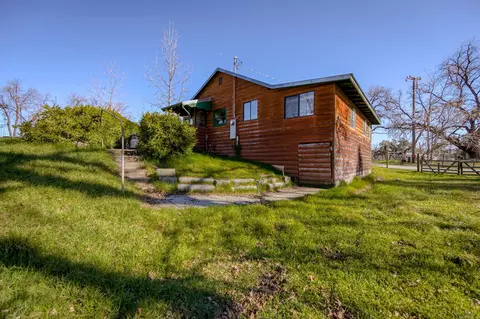 19018 W Niles Ln, Redding, CA 96002 photo 2