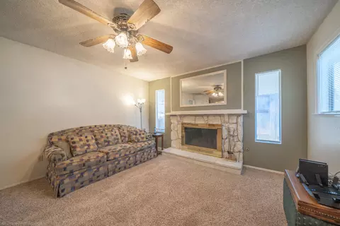 1884 Del Mar Ave, Redding, CA 96003 photo 4