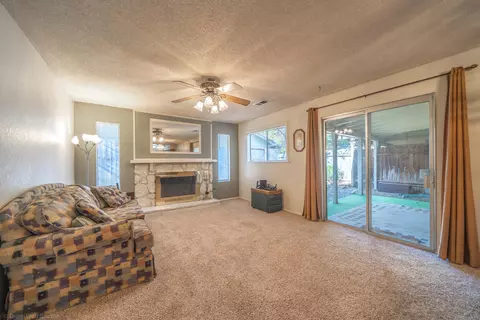 1884 Del Mar Ave, Redding, CA 96003 photo 2