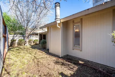 1884 Del Mar Ave, Redding, CA 96003 photo 14