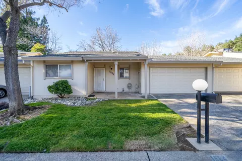 1884 Del Mar Ave, Redding, CA 96003 photo 1