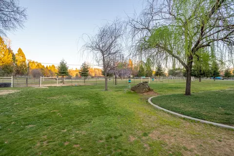 10416 Nora, Redding, CA 96003 photo 38