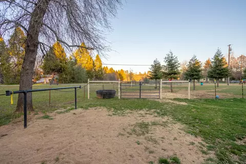 10416 Nora, Redding, CA 96003 photo 41