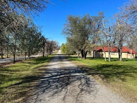 21706 Joy Ln, Redding, CA 96003 photo 4