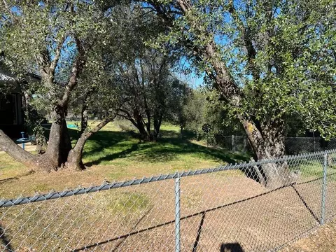 21706 Joy Ln, Redding, CA 96003 photo 6
