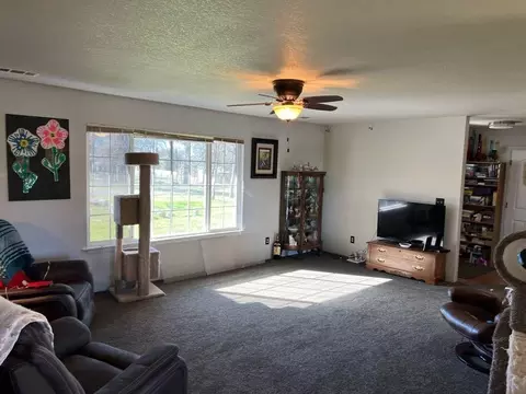 21706 Joy Ln, Redding, CA 96003 photo 15