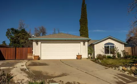 1006 Monterra Ln, Redding, CA 96002 photo 1