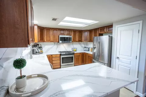 1006 Monterra Ln, Redding, CA 96002 photo 3