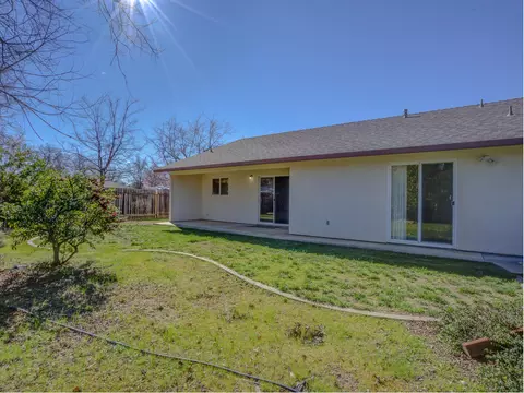833 Fountain Cir, Redding, CA 96003 photo 27