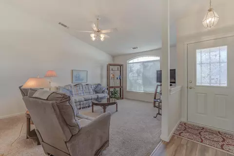 833 Fountain Cir, Redding, CA 96003 photo 5