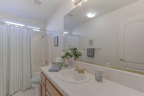 833 Fountain Cir, Redding, CA 96003 photo 17