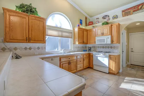 6108 Beaumont Dr, Redding, CA 96003 photo 9