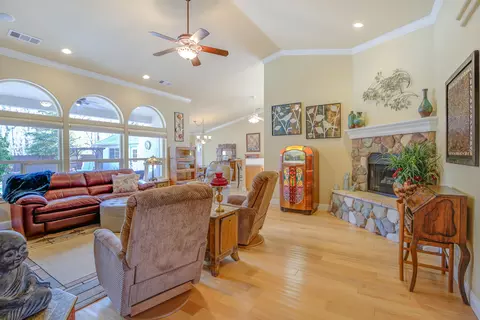 6108 Beaumont Dr, Redding, CA 96003 photo 8