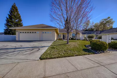 3429 Meridian Dr, Redding, CA 96002 photo 1