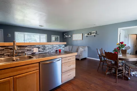 7024 Reflection St, Redding, CA 96001 photo 9