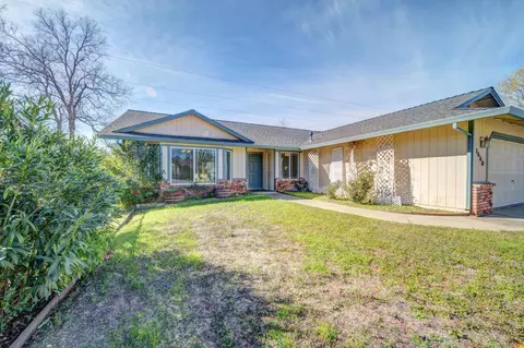 1660 Canter Ct, Redding, CA 96002 photo 3