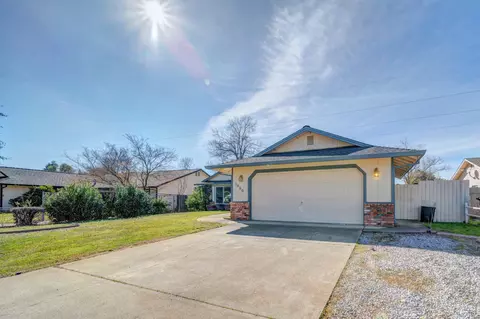 1660 Canter Ct, Redding, CA 96002 photo 2
