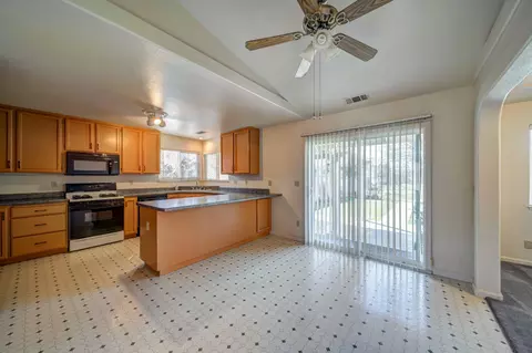1660 Canter Ct, Redding, CA 96002 photo 10