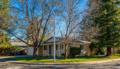 855 Christine Ave, Redding, CA 96003 photo 2
