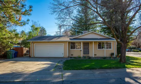 855 Christine Ave, Redding, CA 96003 photo 1