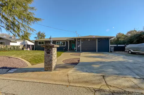 5253 Debbie Ln, Redding, CA 96002 photo 1