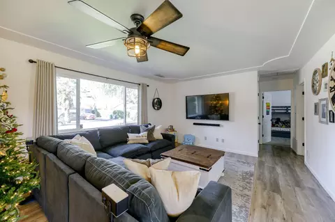 5253 Debbie Ln, Redding, CA 96002 photo 6