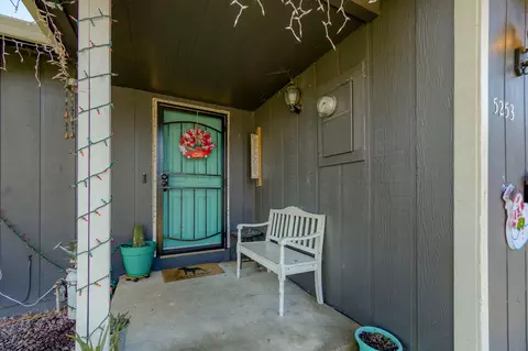 5253 Debbie Ln, Redding, CA 96002 photo 3
