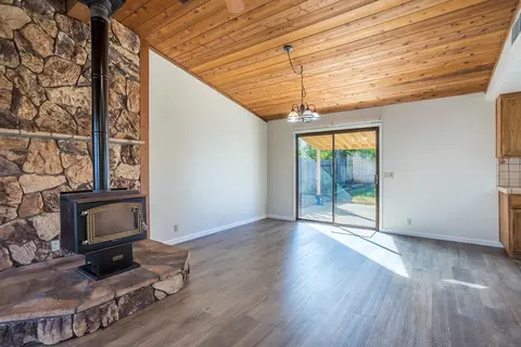 1824 Kildare Dr, Redding, CA 96001 photo 9