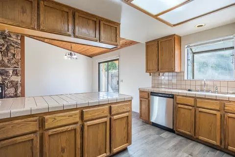 1824 Kildare Dr, Redding, CA 96001 photo 12
