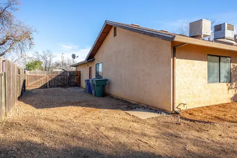 1824 Kildare Dr, Redding, CA 96001 photo 23