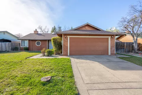 1824 Kildare Dr, Redding, CA 96001 photo 2