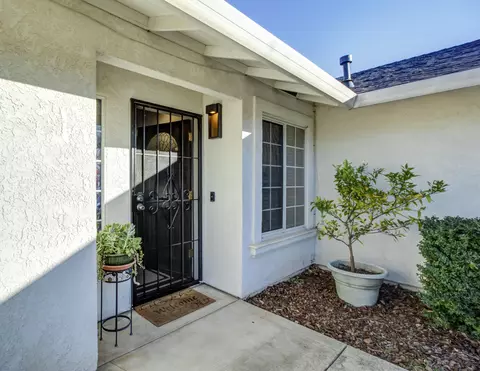 6693 Hemlock St, Redding, CA 96001 photo 5