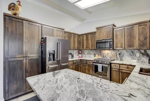 6693 Hemlock St, Redding, CA 96001 photo 13