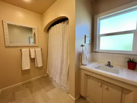 1570 Jay St, Redding, CA 96001 photo 9