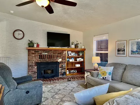 1570 Jay St, Redding, CA 96001 photo 6