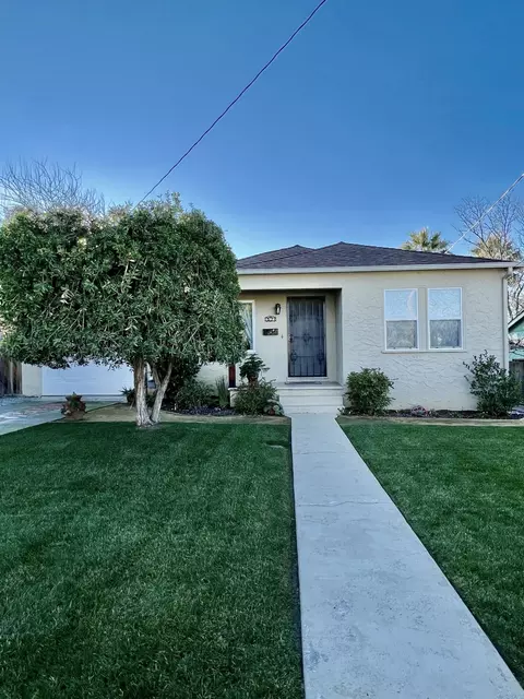 1570 Jay St, Redding, CA 96001 photo 1
