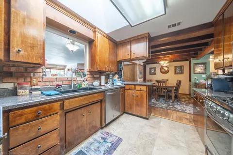 5679 Cascade, Redding, CA 96003 photo 7