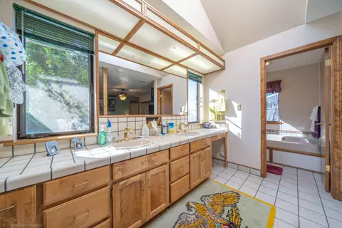 5679 Cascade, Redding, CA 96003 photo 21