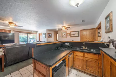 5679 Cascade, Redding, CA 96003 photo 17