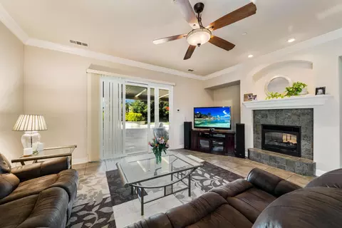 586 Bellagio, Redding, CA 96003 photo 10