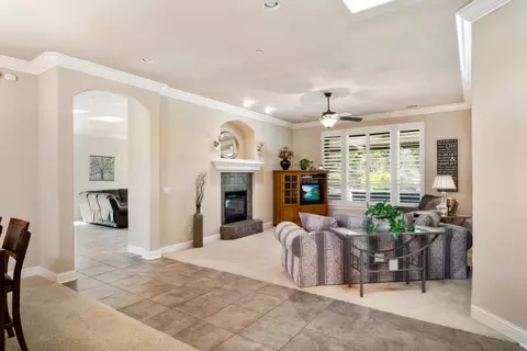 586 Bellagio, Redding, CA 96003 photo 5