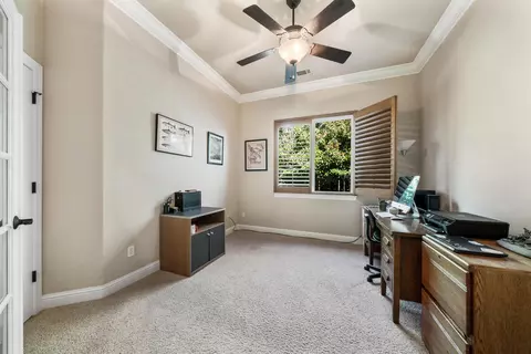586 Bellagio, Redding, CA 96003 photo 17