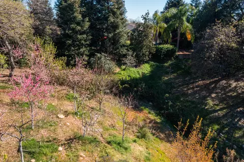 586 Bellagio, Redding, CA 96003 photo 22